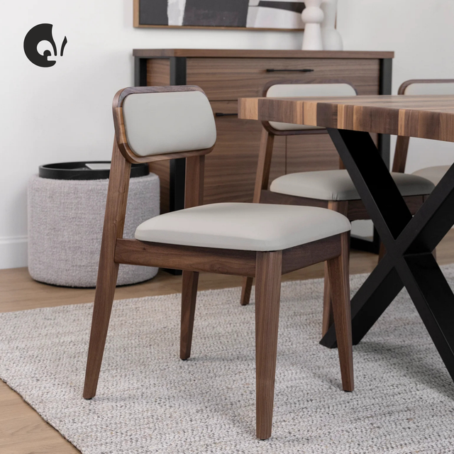 Chaise de cuisine en cuir végane taupe et noyer - Nora