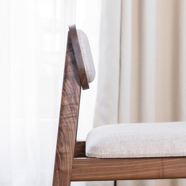 Chaise de cuisine en tissu géode et noyer naturel - Nora