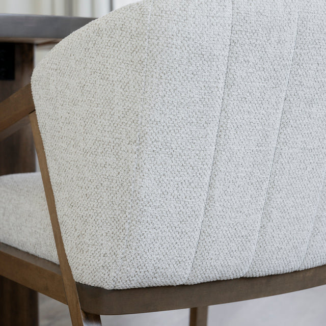 Chaise de cuisine en tissu boucle d'or et merisier pacane - Maurice