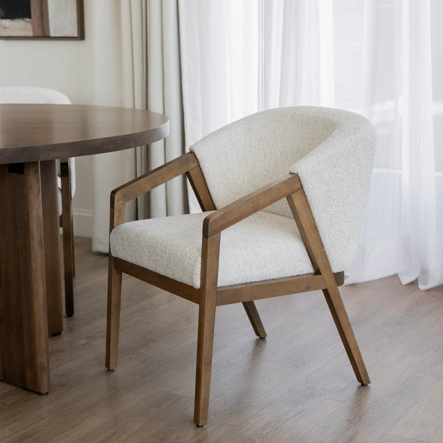 Chaise de cuisine en tissu boucle d'or et merisier pacane - Maurice