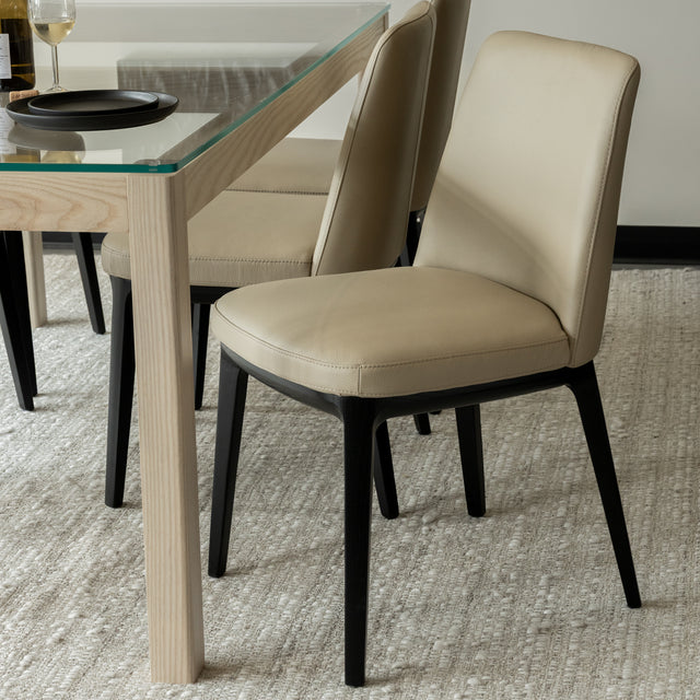 Chaise de cuisine en cuir taupe - Tessa