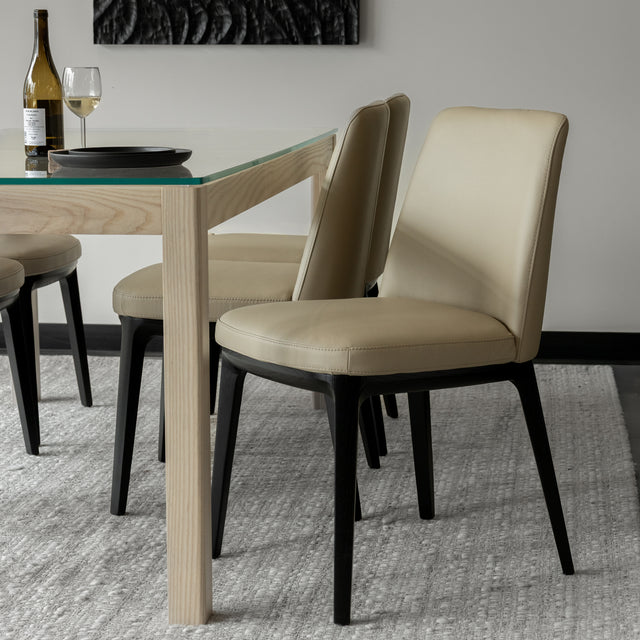 Chaise de cuisine en cuir taupe - Tessa