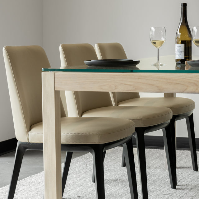 Chaise de cuisine en cuir taupe - Tessa