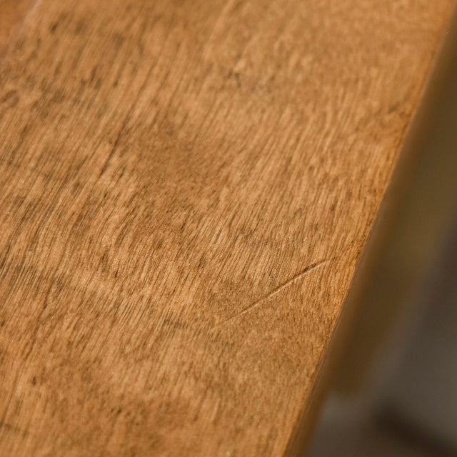 Table de cuisine LAVIOLETTE 2,5" d'épaisseur, 37" x 92", en merisier ambré foncé avec pattes Chloé en acier