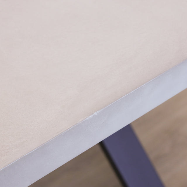 Table de salle à manger en béton ciment - Rochefort