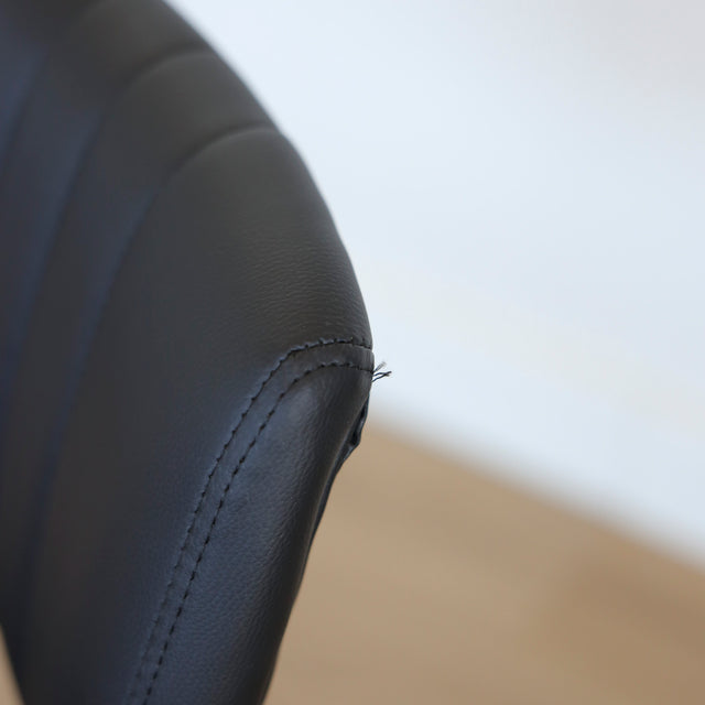 Ensemble de 2 chaises de cuisine Mcgill en cuir végane noir