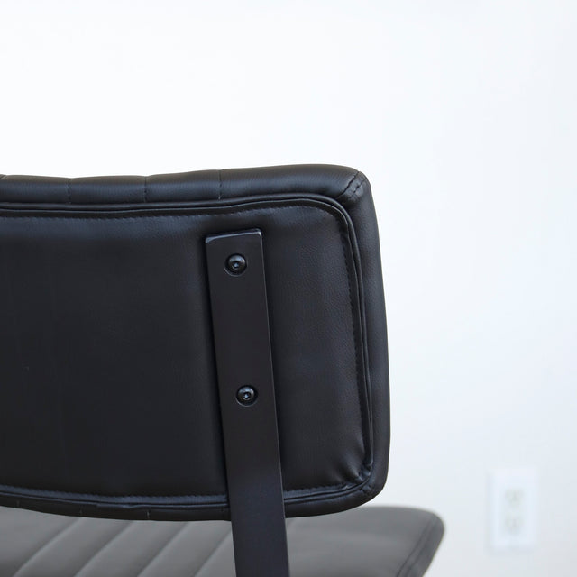 Ensemble de 2 chaises de cuisine Mcgill en cuir végane noir