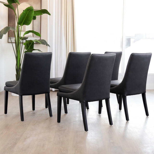 Ensemble de 5 chaises de cuisine SINATRA en cuir végane noir avec coutures assorties blanche avec les pattes en bois noir