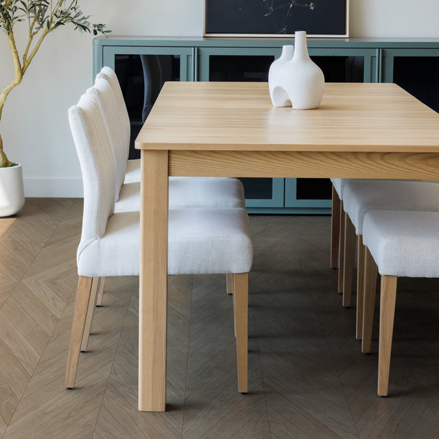 Extendable table in light ash - St-Louis
