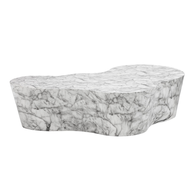 Table basse design en marbre blanc veiné, forme organique sculpturale, idéale pour un salon moderne.