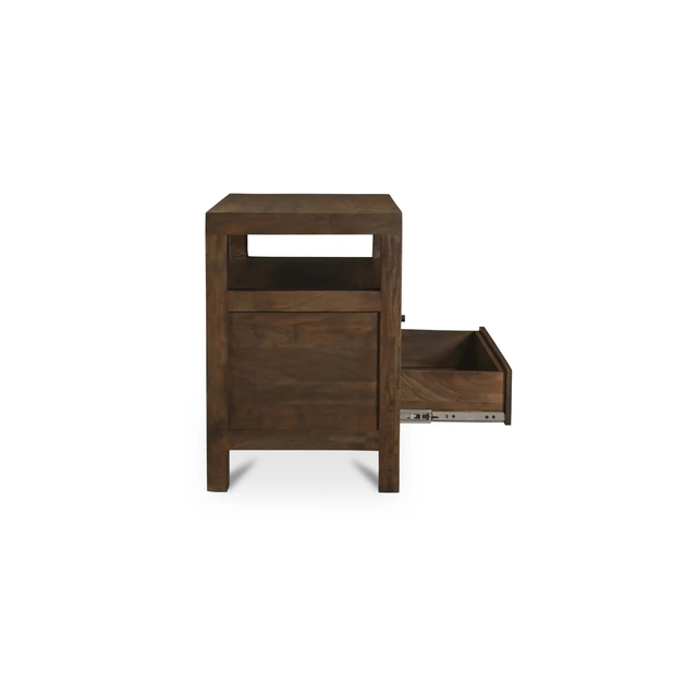 Table de chevet en bois deux tiroirs avec niche ouverte et espace de rangement, style épuré pour chambre moderne.