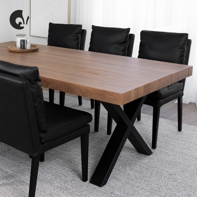 Table de cuisine en merisier ambré - LAVALLÉE