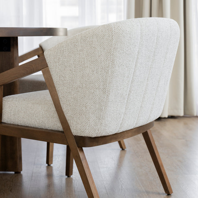 Chaise de cuisine en tissu boucle d'or et merisier pacane - Maurice