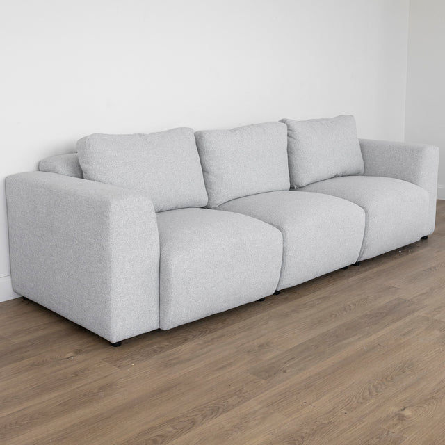 Canapé Henri en solde, design moderne et confortable | Henri sofa on sale, modern and comfortable design