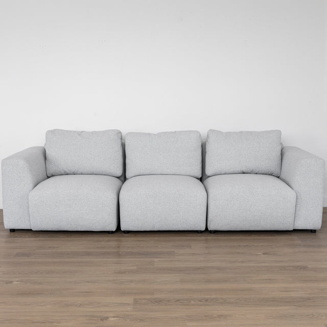 Canapé Henri en promotion, design élégant et confortable | Henri sofa on sale, elegant and comfortable design