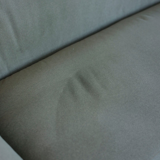 Canapé Lowell en tissu vert feutré