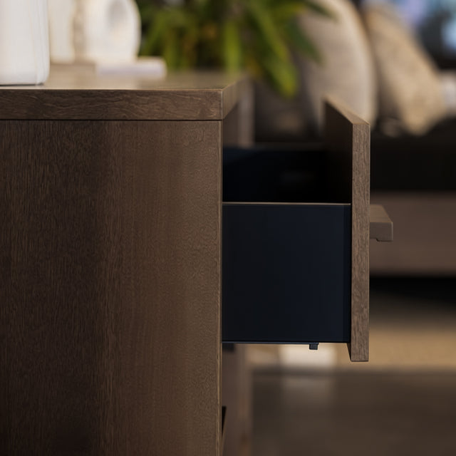 Commode double en bois brun foncé à 6 tiroirs au design contemporain pour chambre à coucher.