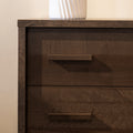 Commode double en bois brun foncé à 6 tiroirs au design contemporain pour chambre à coucher.