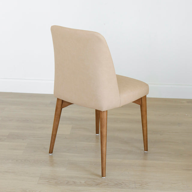 Chaise de cuisine en cuir végane tan - Odile