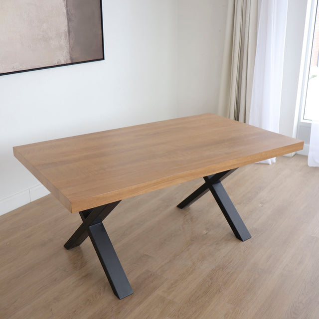 Table à manger Lavallée en merisier blond