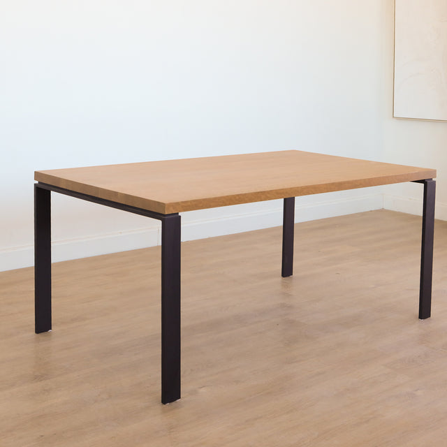 Table de salle à manger en merisier ambré foncé - Beauchamp