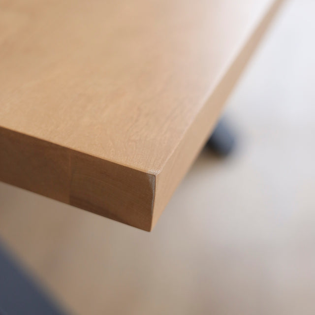 Table Beauchamp en merisier blond