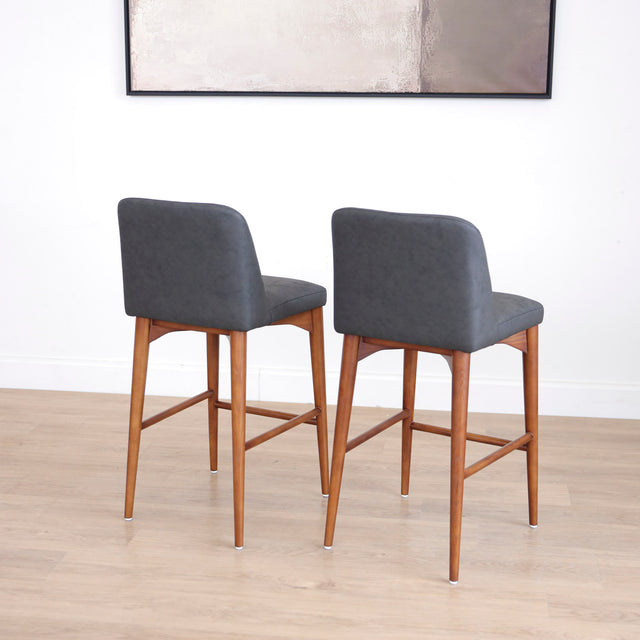 ensemble de deux tabourets de comptoir