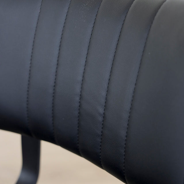 Ensemble de 3 chaises Mcgill en cuir végane noir avec pattes en acier