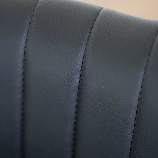 Ensemble de 3 chaises Mcgill en cuir végane noir avec pattes en acier