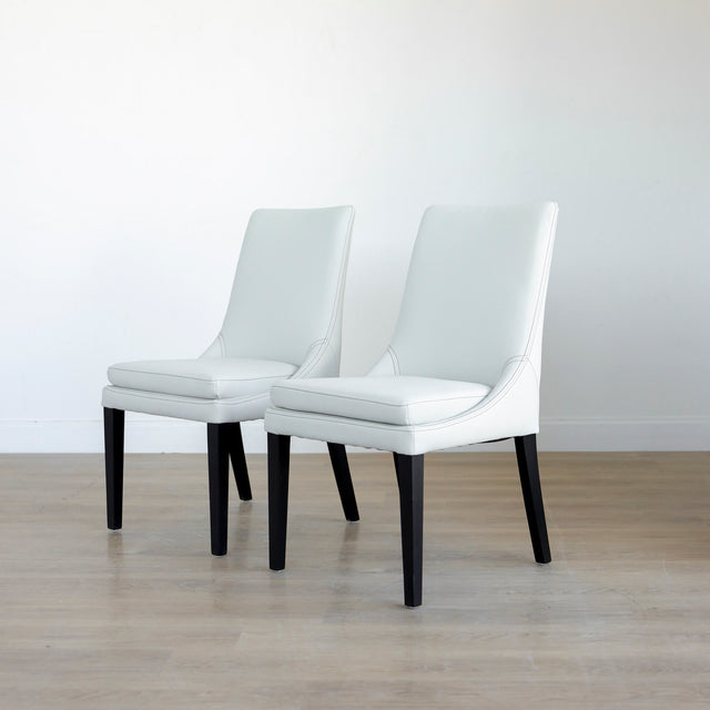 Ensemble de 2 chaises SINATRA en cuir végane crème avec pattes en bois noir