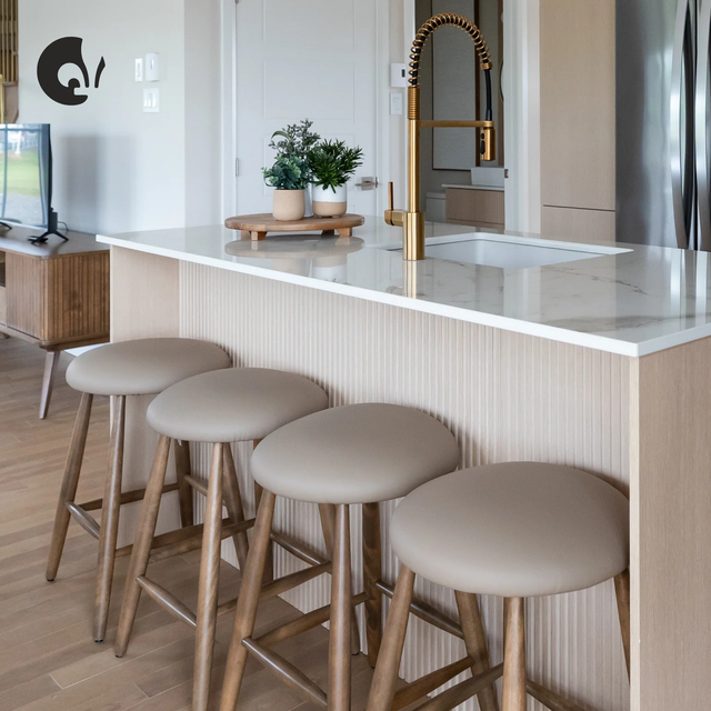 Tabouret en cuir végane terreux - Rémi