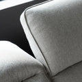 gros plan sur le coussin en tissu gris clair texture du canape moderne.

