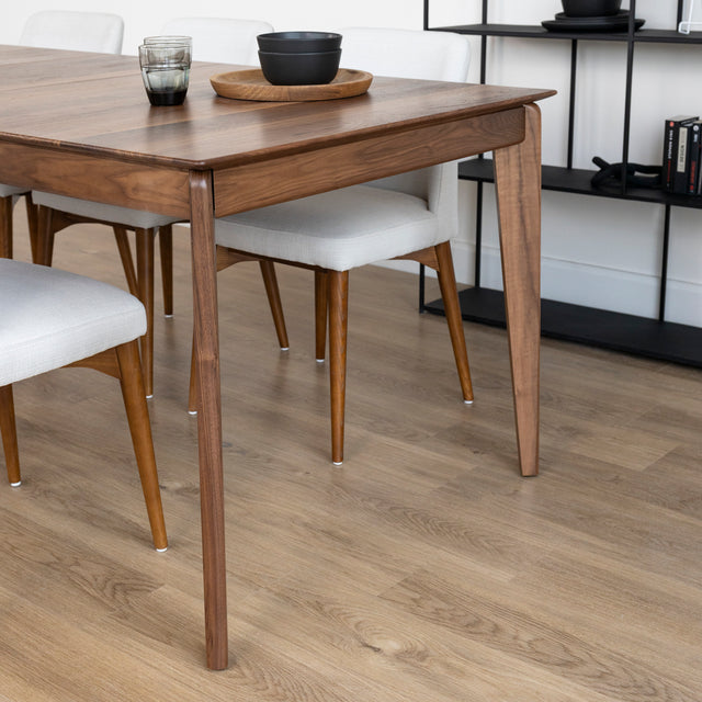 St-Martin Extendable Table