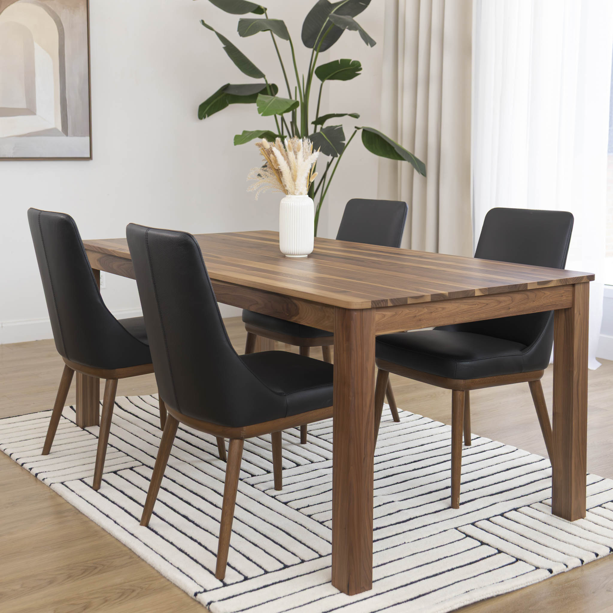 Table ST-LOUIS