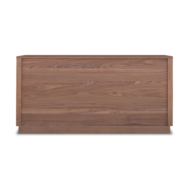 Commode en bois noyer au design contemporain.