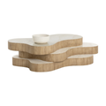 Table basse organique en bois clair à plateaux superposés, design sculptural pour salon contemporain.